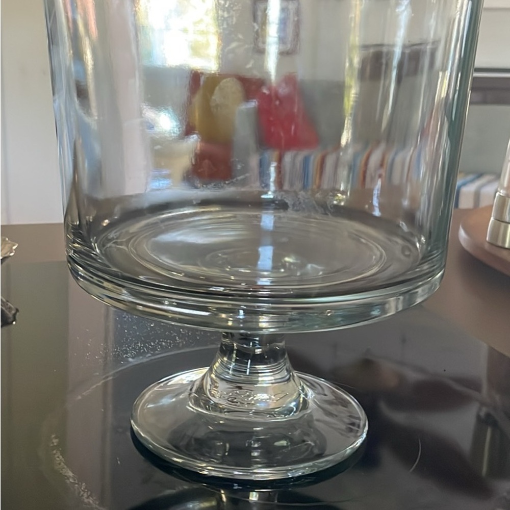 The Pampered Chef glass trifle bowl